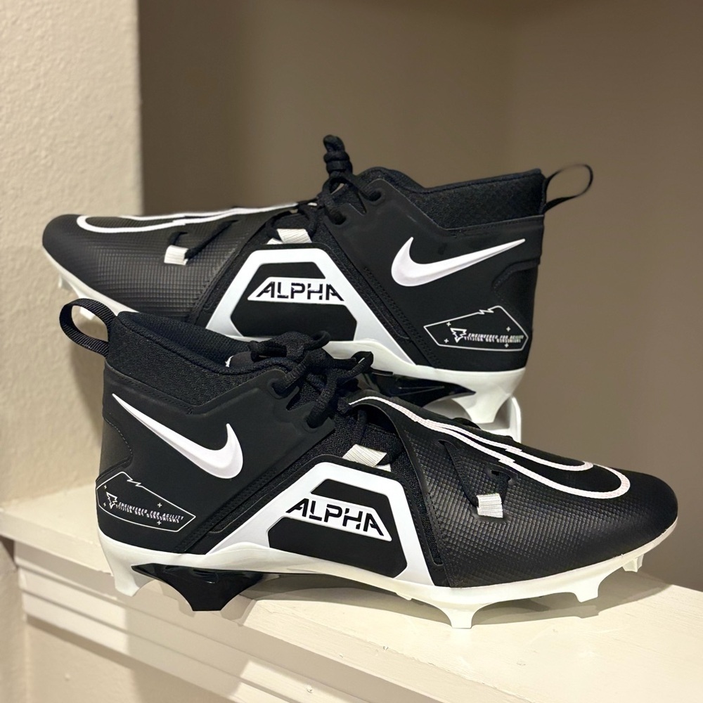 NEW: Nike Alpha Menace Pro 3 Size 15 Mid Football Cleats Black White CT6649-001